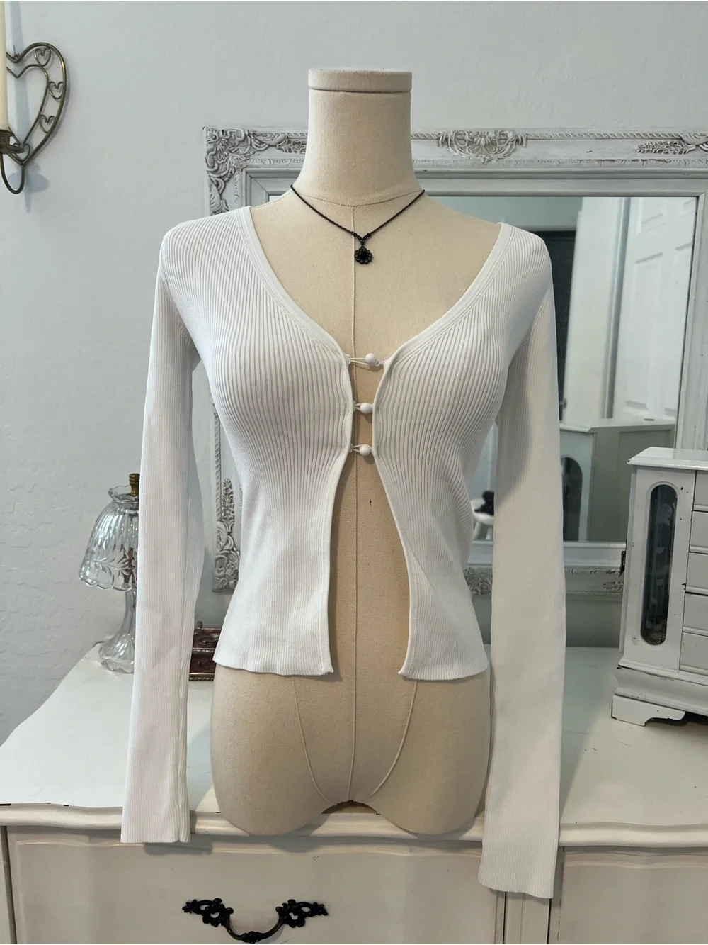 vintage express white button front long sleeve top/cardigan - Picture 2 of 5